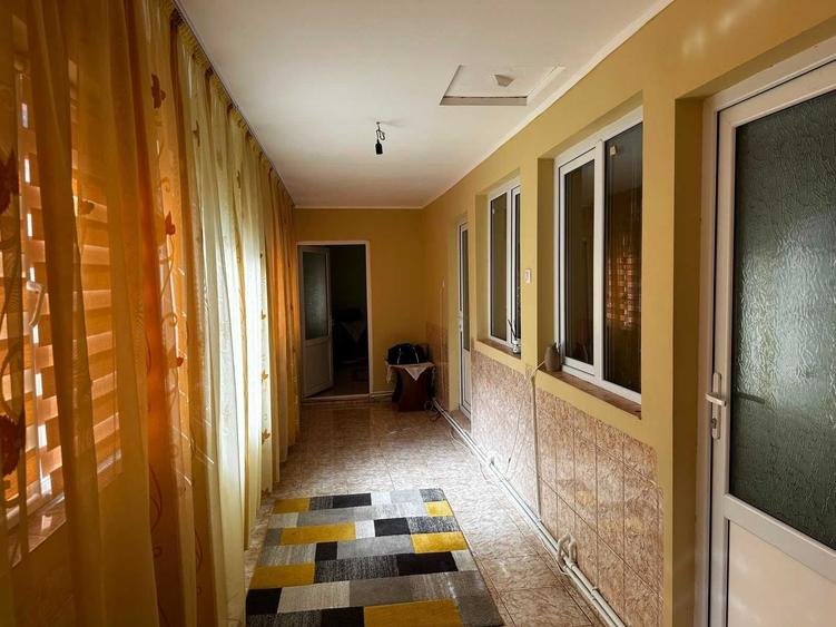 Casă cu 4 camere în Schela