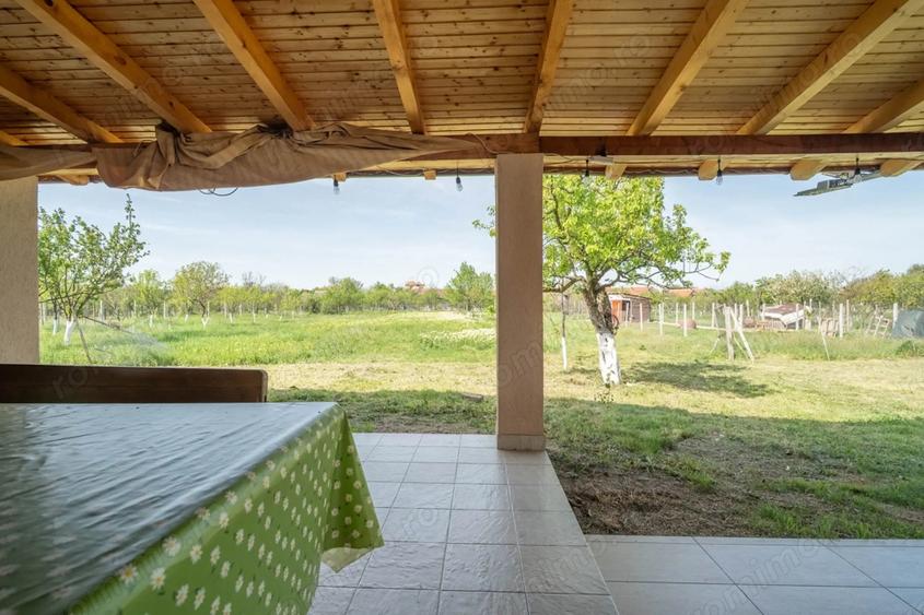 Casă cu Teren 2825 Mp în Păuliș
