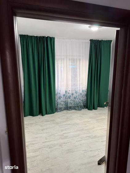 Apartament cu 4 camere decomandat în Vitan