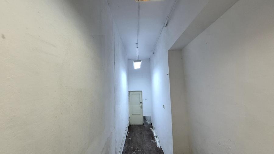 Birou, de 85 mp, în Universitate
