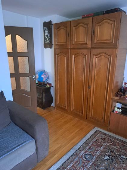 Apartament cu 4 camere decomandat în Dorobanți 2