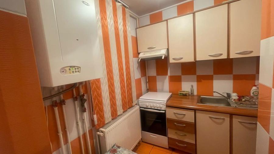 Garsonieră decomandată în Central