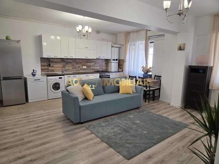 Apartament cu 3 camere semidecomandat, mobilat în Străulești
