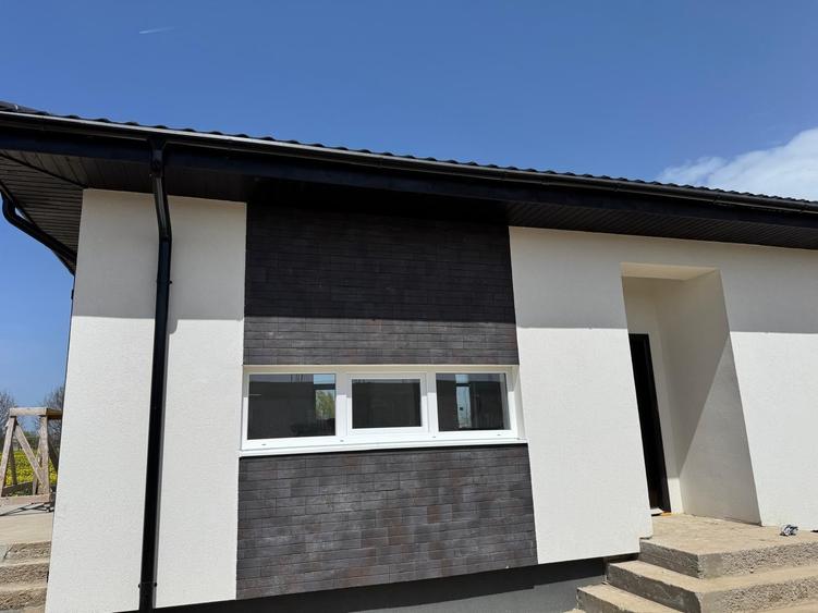 Casă cu 4 camere cu Teren 338 Mp în Tunari