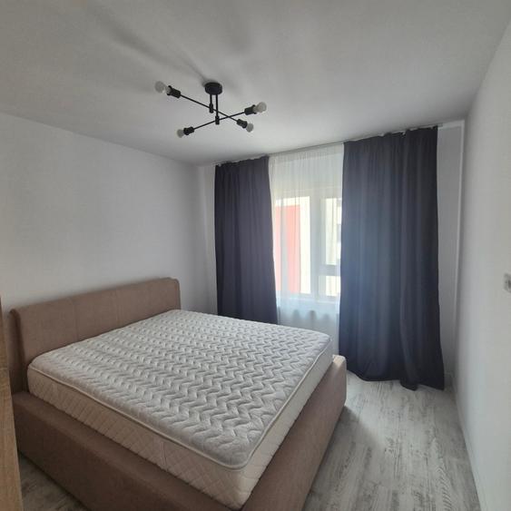 Apartament cu 2 camere semidecomandat în Apărătorii Patriei