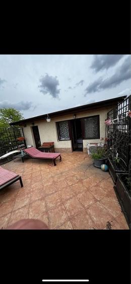 Casă cu 4 camere în Barbu Văcărescu