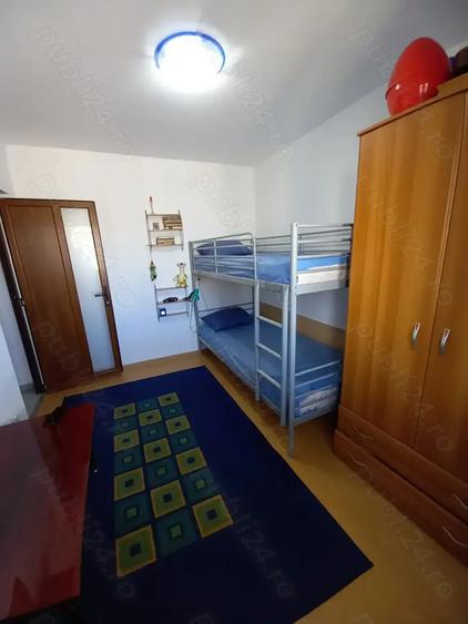 Apartament cu 4 camere decomandat în Central