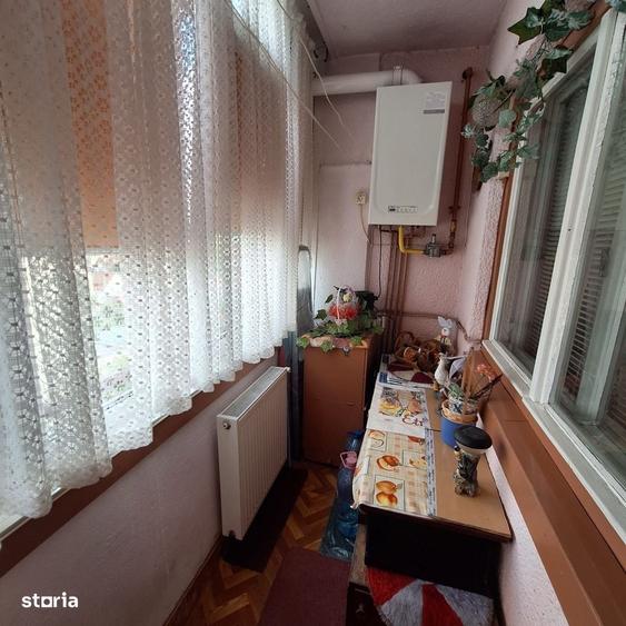 Apartament cu 2 camere semidecomandat, mobilat în Central