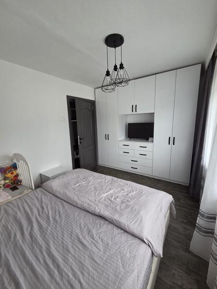 Apartament cu 3 camere decomandat în Geamăna