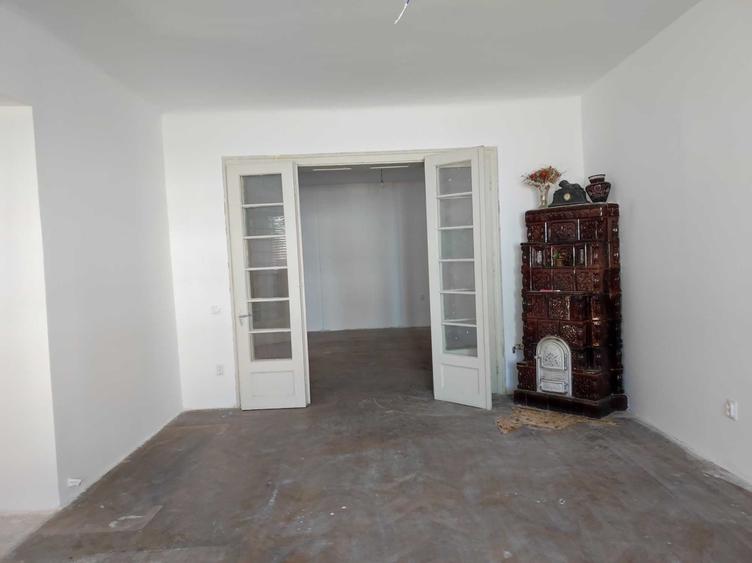 Casă cu 3 camere în Ultracentral
