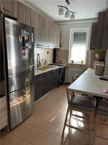 Apartament cu 2 camere semidecomandat, mobilat în Giroc