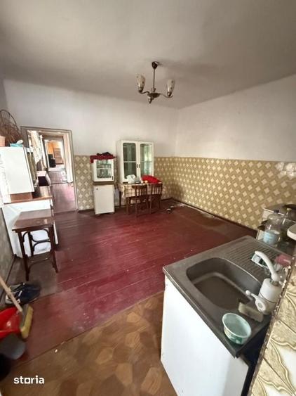 Casă cu 3 camere cu Teren 339 Mp în Central