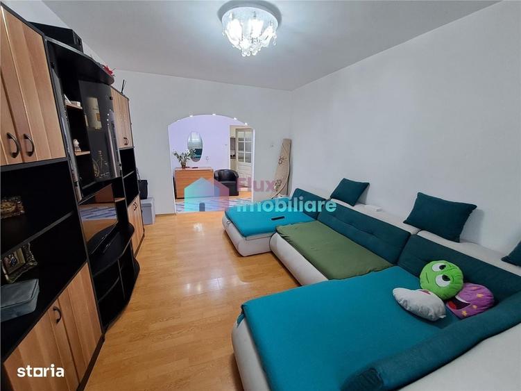 Apartament cu 3 camere decomandat în George Enescu