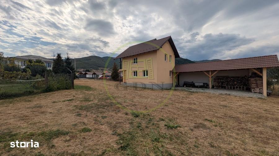 Casă cu 5 camere cu Teren 3046 Mp în Gura Râului