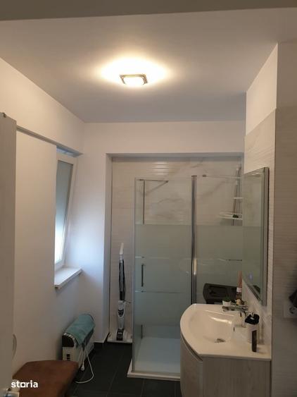 Apartament cu 3 camere în Calea Moldovei