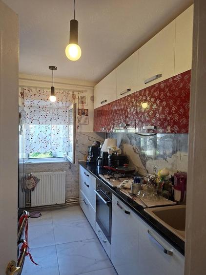 Apartament cu 4 camere decomandat în Central