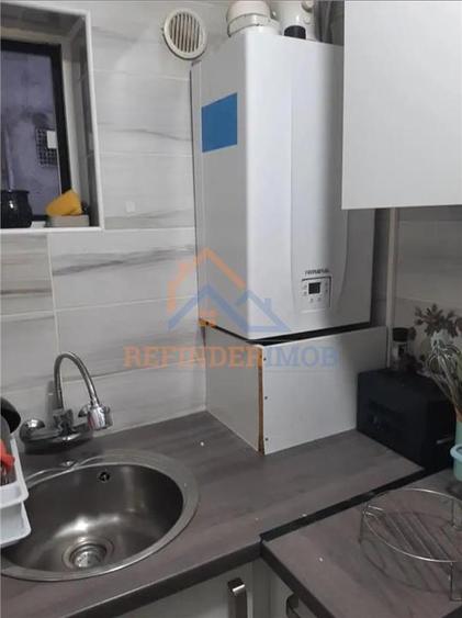 Apartament cu 2 camere semidecomandat în Giurgiului
