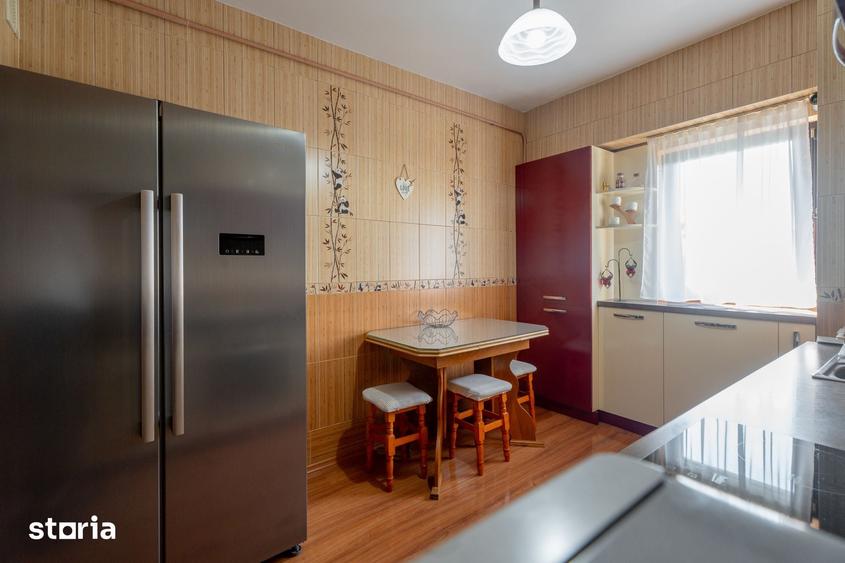 Apartament cu 3 camere decomandat în Dacia