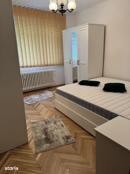 Proprietar inchiriez apartament de doua camere pe bd. Constructorilor - 1