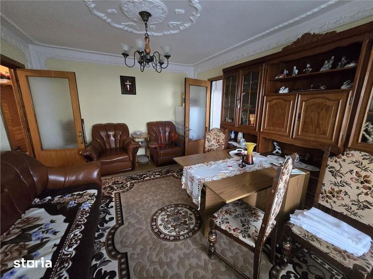 Apartament cu 2 camere semidecomandat, mobilat în Central