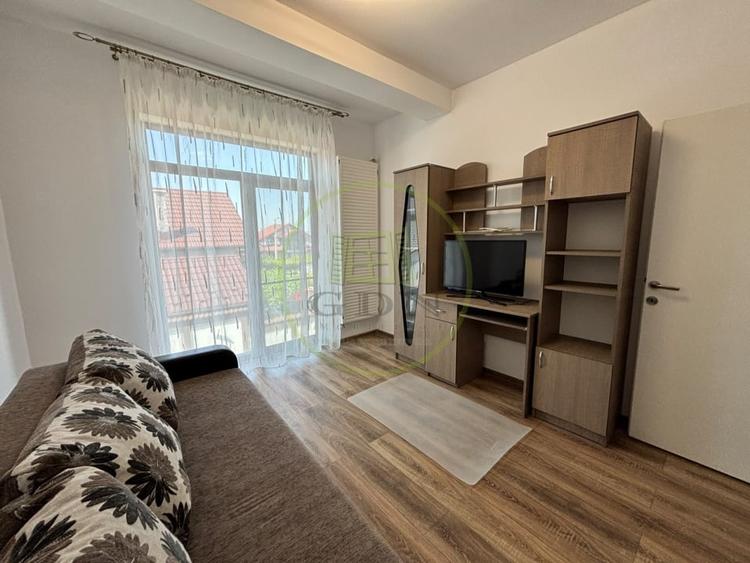 Duplex cu 4 camere cu Canalizare în Sud-Est