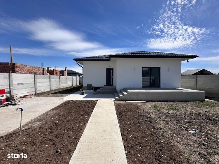 Casă cu 4 camere cu Teren 400 Mp în Clinceni