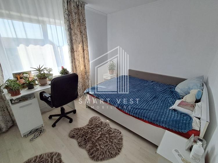 Apartament cu 3 camere semidecomandat, mobilat în Micro 16