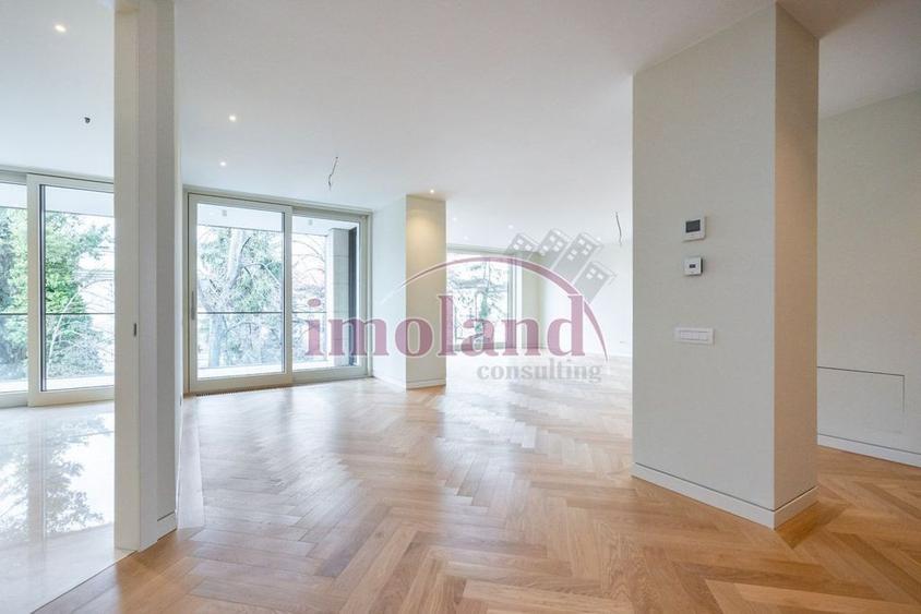 Apartament cu 4 camere decomandat în Dorobanți