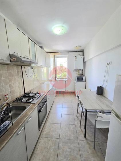 Apartament cu 4 camere decomandat în Tomis III