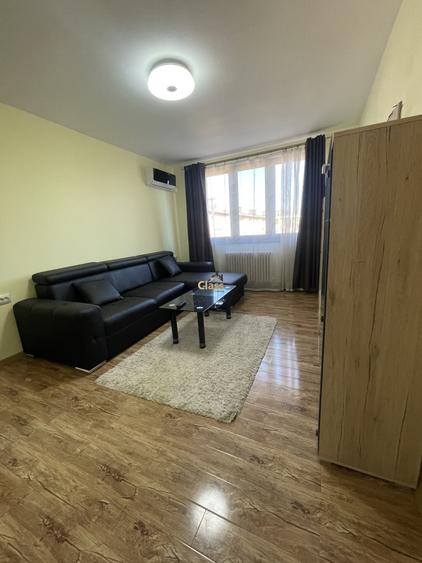 Apartament cu 2 camere semidecomandat, mobilat în Semicentral
