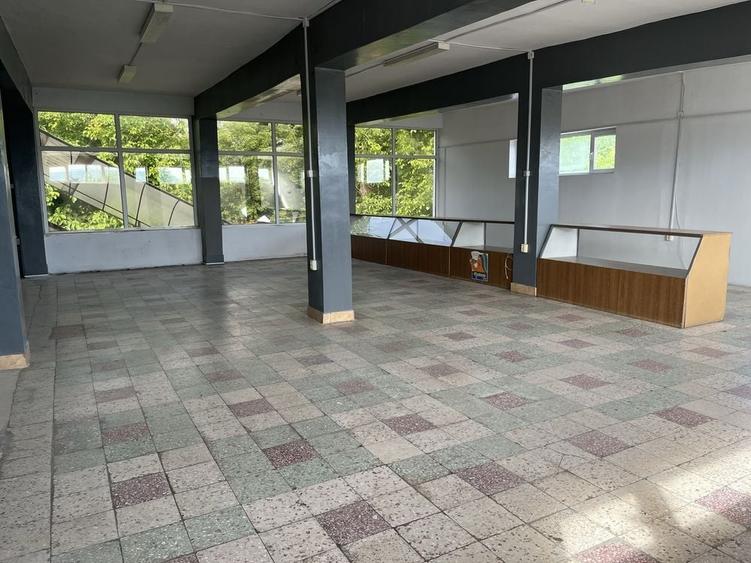 Spațiu comercial, de 140 mp, în Gornești