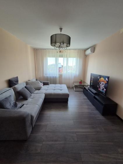 Apartament cu 3 camere decomandat în Ozana