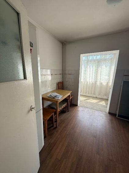 Apartament cu 2 camere decomandat, mobilat în Cantacuzino