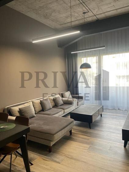 Apartament cu 2 camere decomandat, mobilat în Central