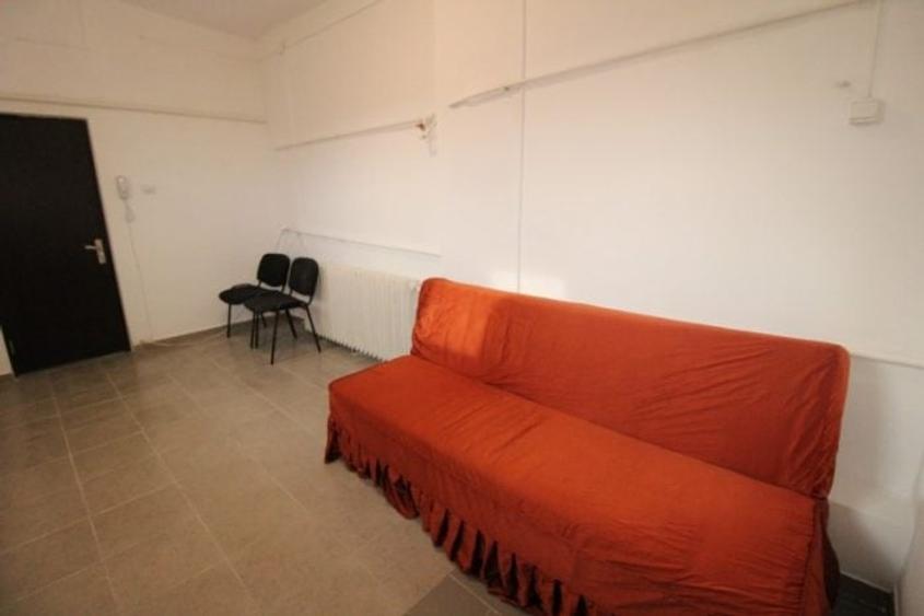 Garsonieră semidecomandată, mobilată în Sala Palatului