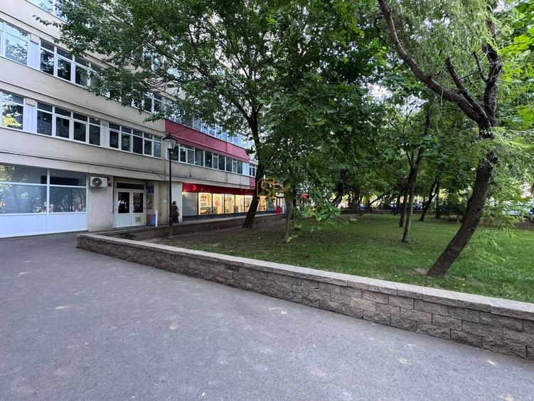 Apartament cu 3 camere decomandat, mobilat în Brâncoveanu