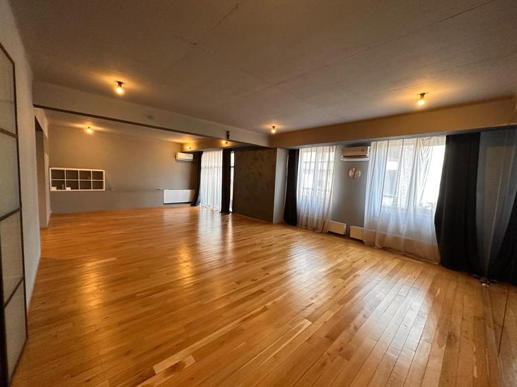 Apartament cu 4 camere semidecomandat în Dacia
