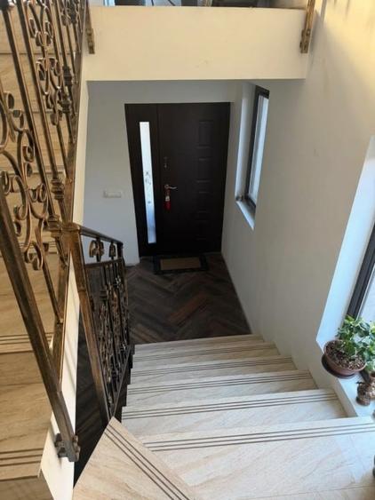 Casă individuală cu 4 camere cu Canalizare în Bucov