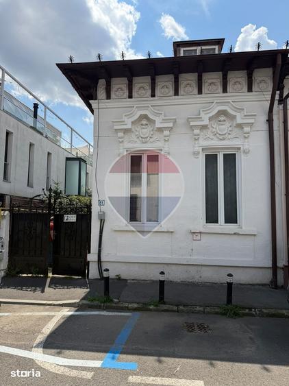 Casă cu 7 camere cu Teren 154.65 Mp în Victoriei