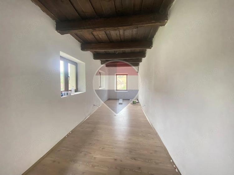 Casa de vanzare in Valchid proprietate cu poten?ial - 2