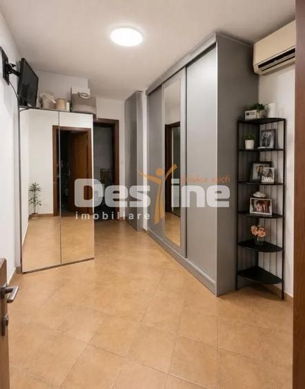 Apartament cu 3 camere decomandat în Soarelui