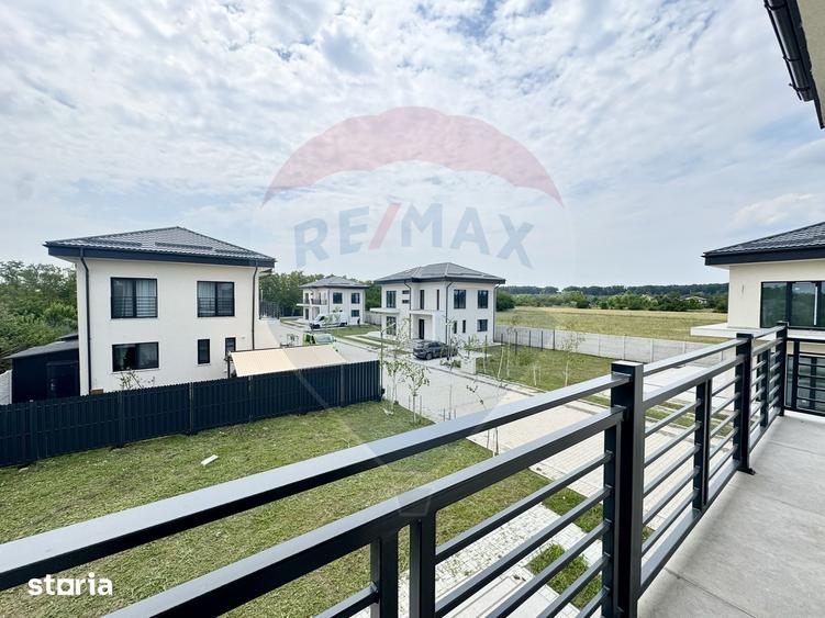 Casă cu 4 camere cu Teren 446.92 Mp în Corbeanca