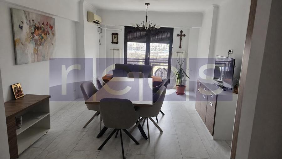 Apartament cu 4 camere decomandat, mobilat în Unirii