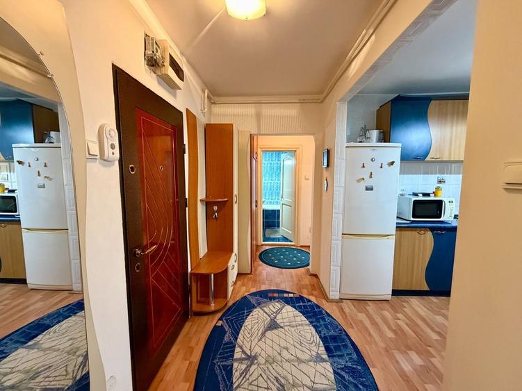 Apartament cu 2 camere decomandat, mobilat în Central