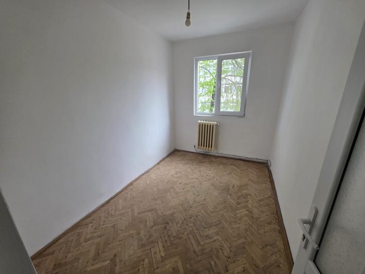 Apartament cu 3 camere în Alexandru cel Bun