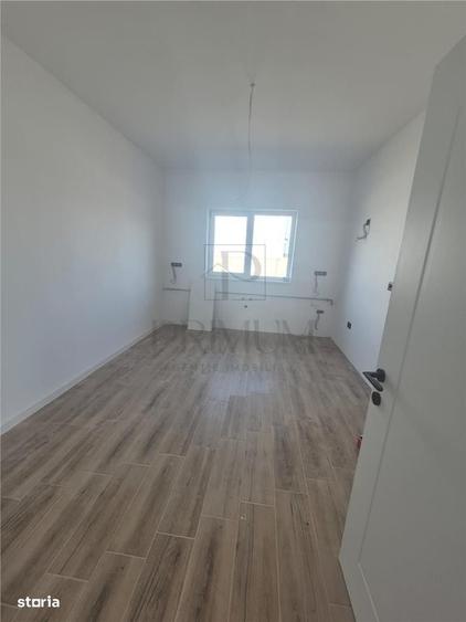 Casă cu 4 camere decomandat în Moșnița Veche
