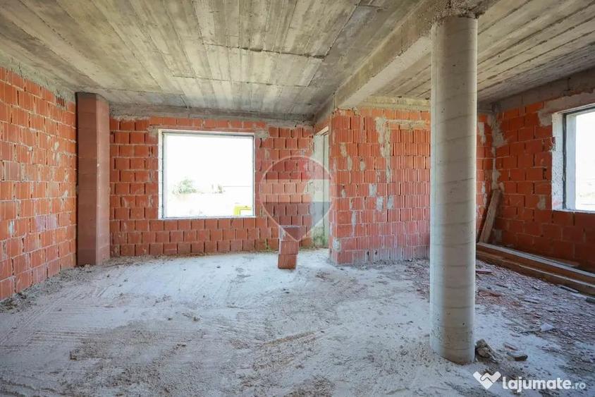 Casă cu 4 camere cu Teren 161 Mp în Central