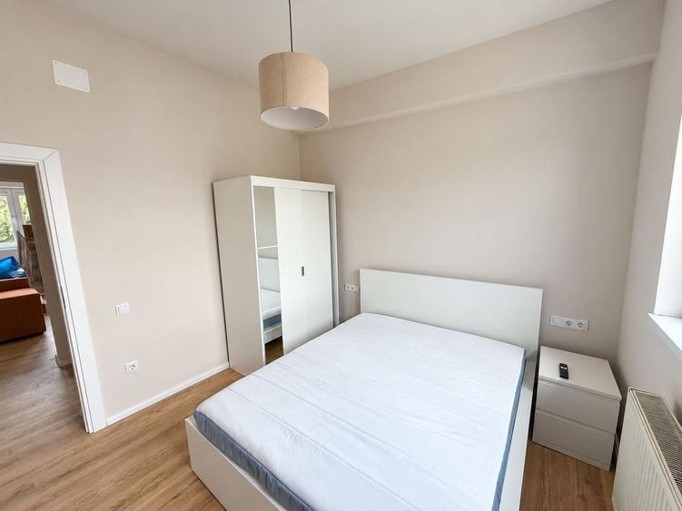 Apartament cu 3 camere semidecomandat în Semicentral