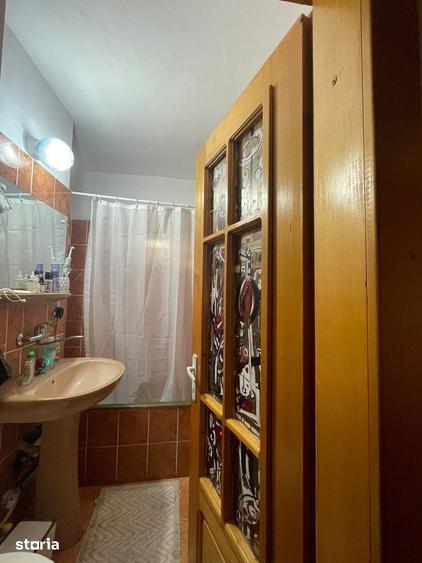 Apartament cu 4 camere decomandat în Central