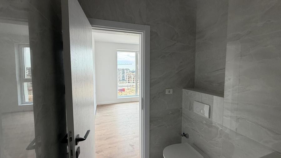 Apartament cu 3 camere semidecomandat în Pipera